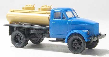 GAZ-51 ACTP-18 milk tank truck<br /><a href='images/pictures/MiniaturModelle/036276.jpg' target='_blank'>Full size image</a>